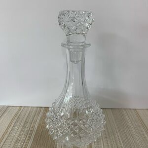 Elegant Clear Glass Decanter